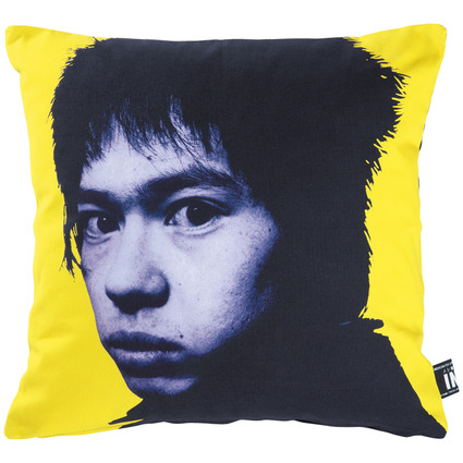 MLE × INU "メシ喰うな!" SQUARE CUSHION 01《2023年7月発売・発送予定 受注期間は6月10日まで》