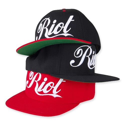 SNAPBACK CAP RIOT